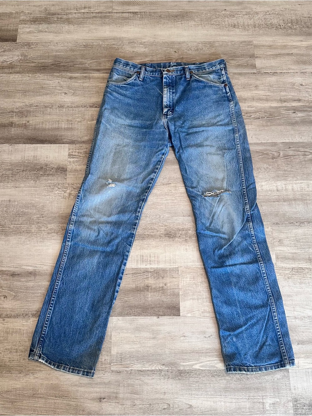 Vintage Wrangler Cowboy Cut Medium Wash Natural Distressed
